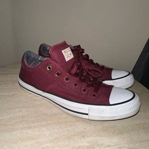 Converse Allstar low top plaid lined Size 9 Women’s like new